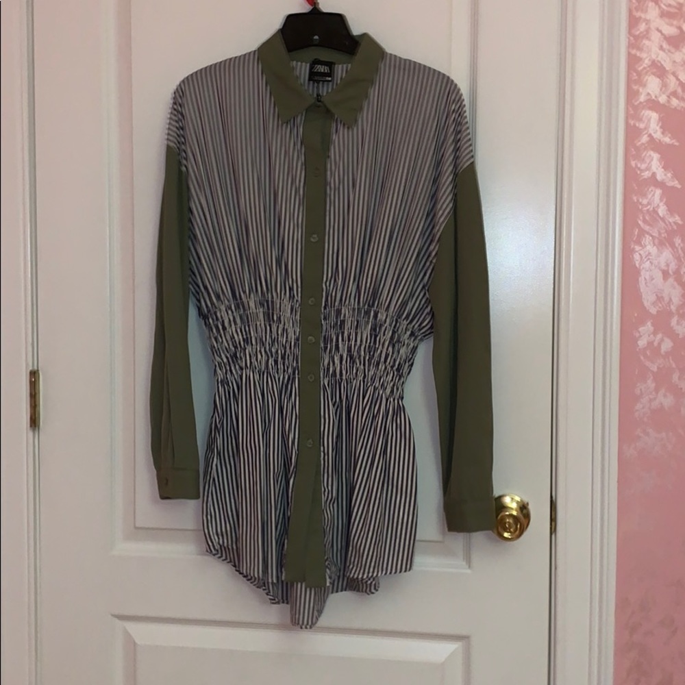 Button down top - Picture 2 of 3